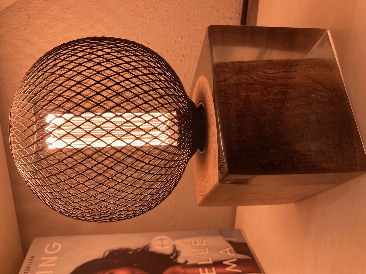 Edison-Lampe Gitter ein