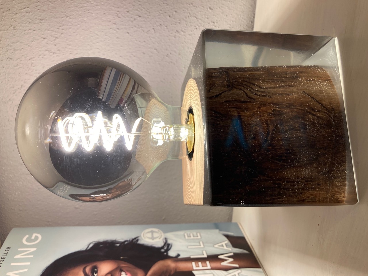 Edison-Lampe Silberkugel ein