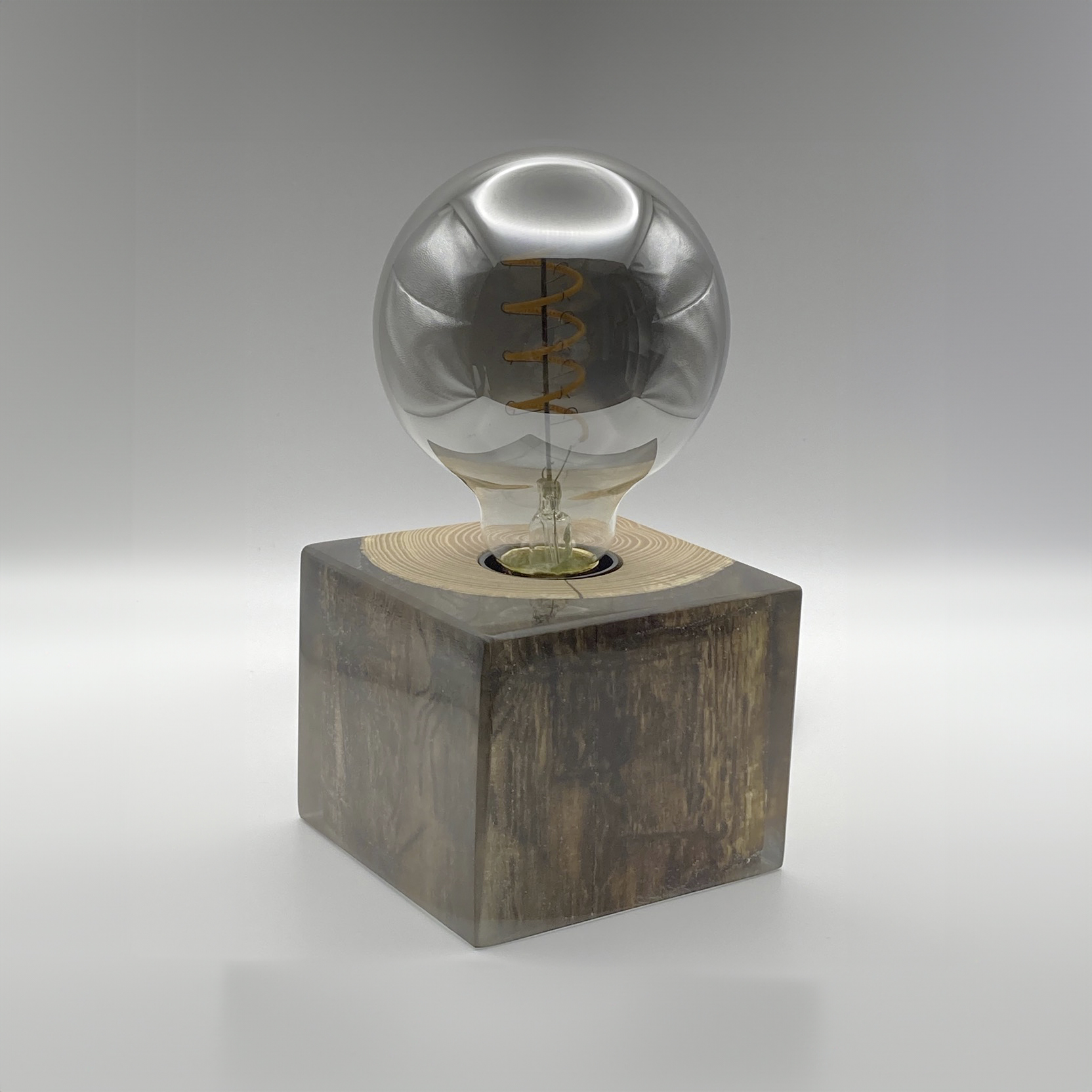 Edison-Lampe Silberkugel aus